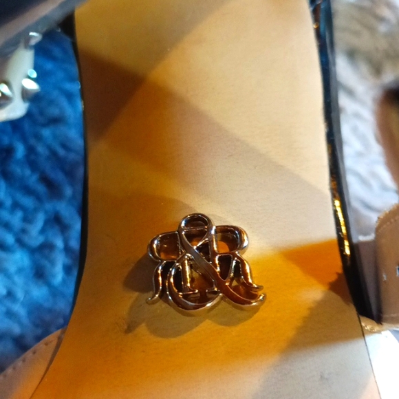 ROCK & REPUBLIC Kurt Stud High Heels Size 6 Medium - Picture 6 of 7